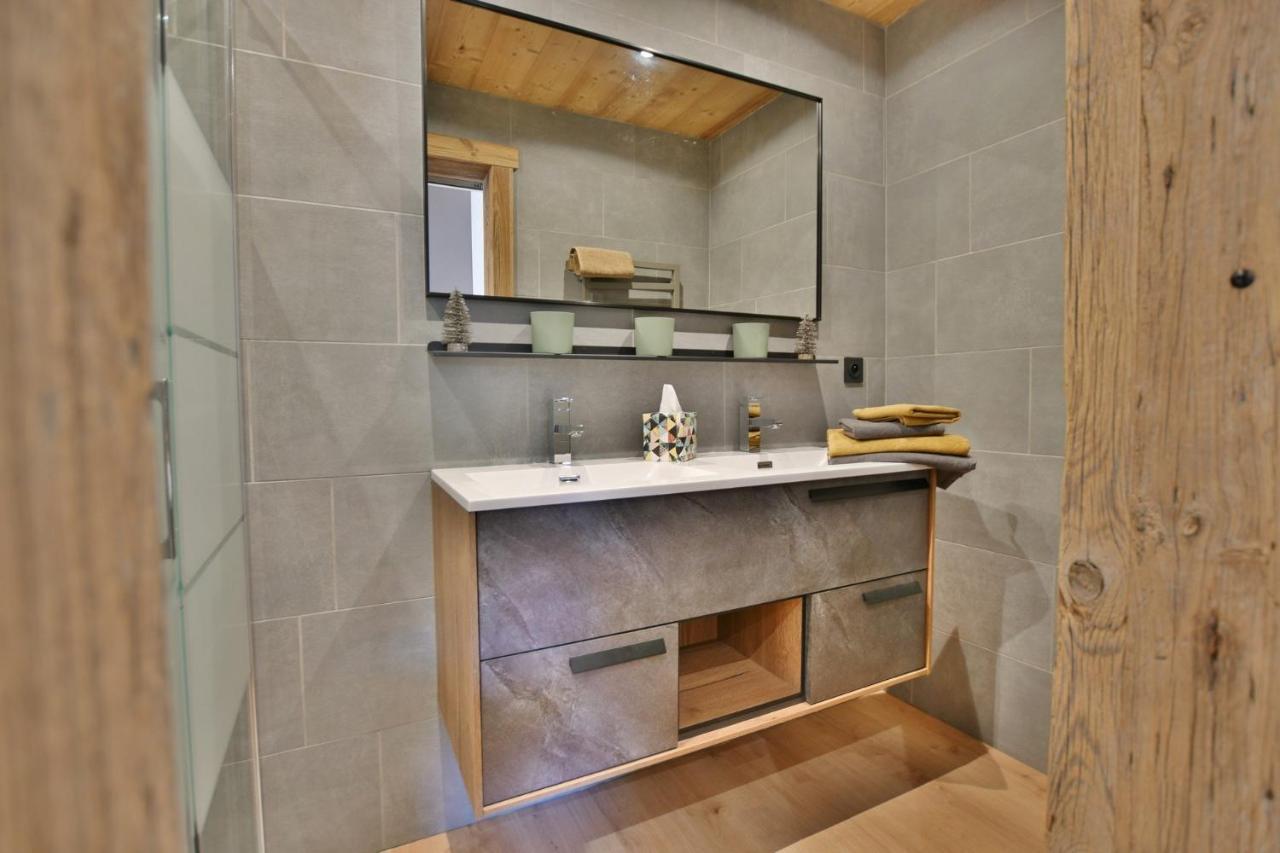 Bel Appartement Centre De Thones Lumineux Et Spacieux Neuf Luaran gambar